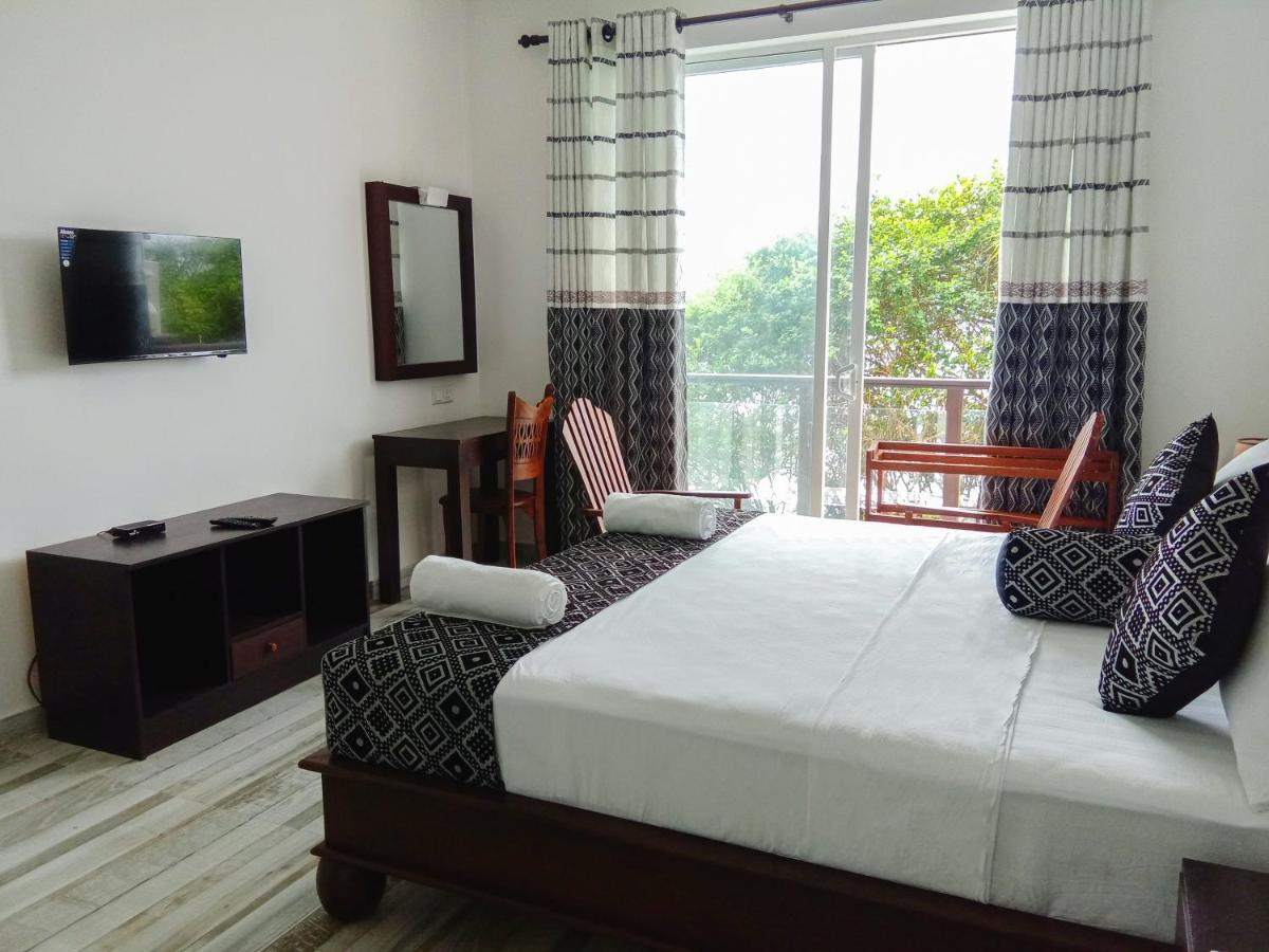 Ara Beach Resort Mirissa Esterno foto