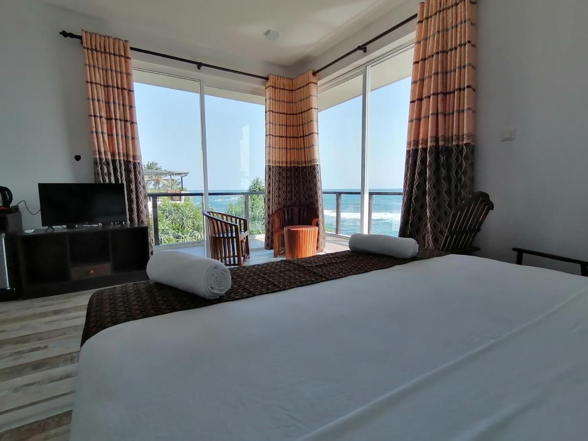 Ara Beach Resort Mirissa Esterno foto