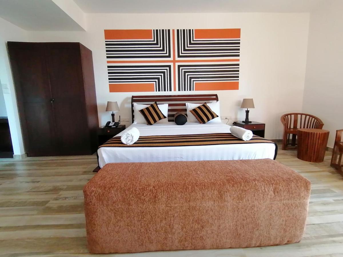 Ara Beach Resort Mirissa Esterno foto